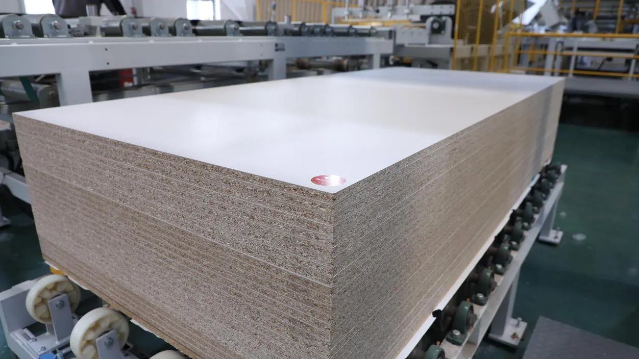 Bold and Affordable Wood Veneer Styles Bold and Affordable Wood Veneer Styles